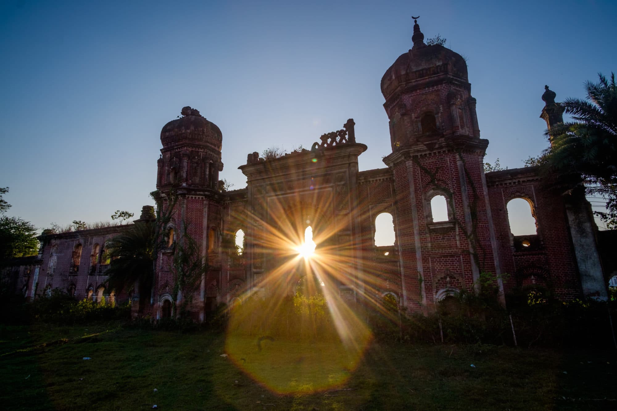 The remains of the Naulakha Palace in Madhubani are beautiful, even if they are now mostly in ruins