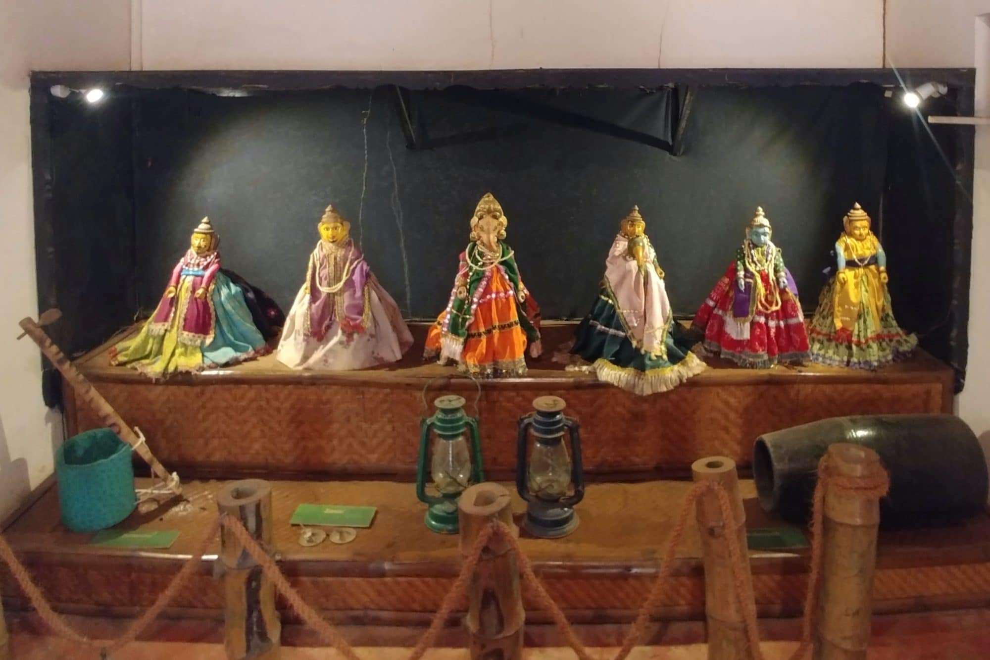 Puppets, Thakkar kala aangan kudal